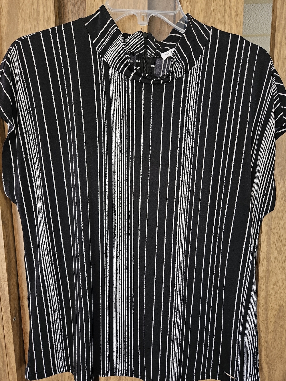 Calvin Klein Sz L Black & White Vertical Stripe Mock Neck Zip Back Neck Top
